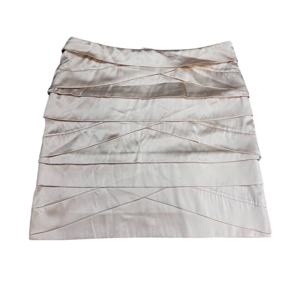 EUC Diane Von Furstenberg Women's Cream Silk Mini Skirt Size 4 Casual